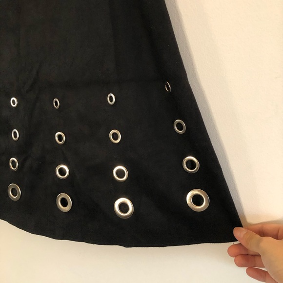Black Faux Suede Funky Skirt - Picture 5 of 8